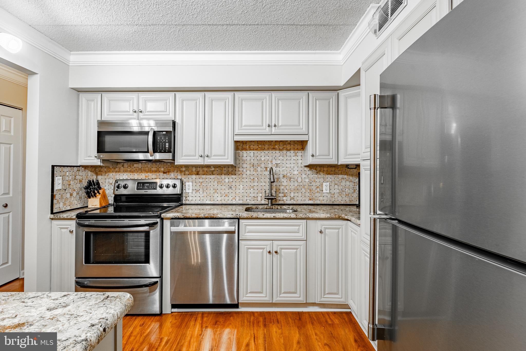 VALLEY FORGE TOWER - Residential