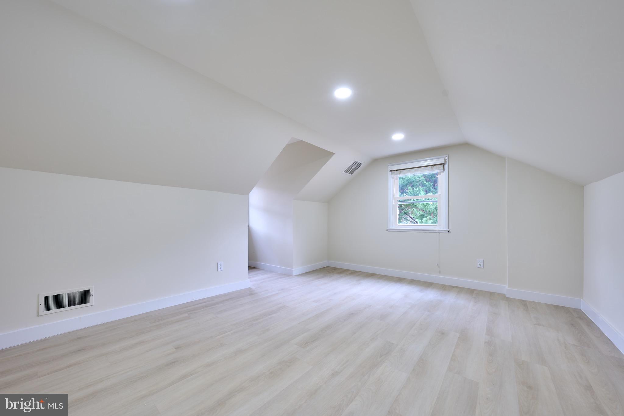 KENT GARDENS - Residential