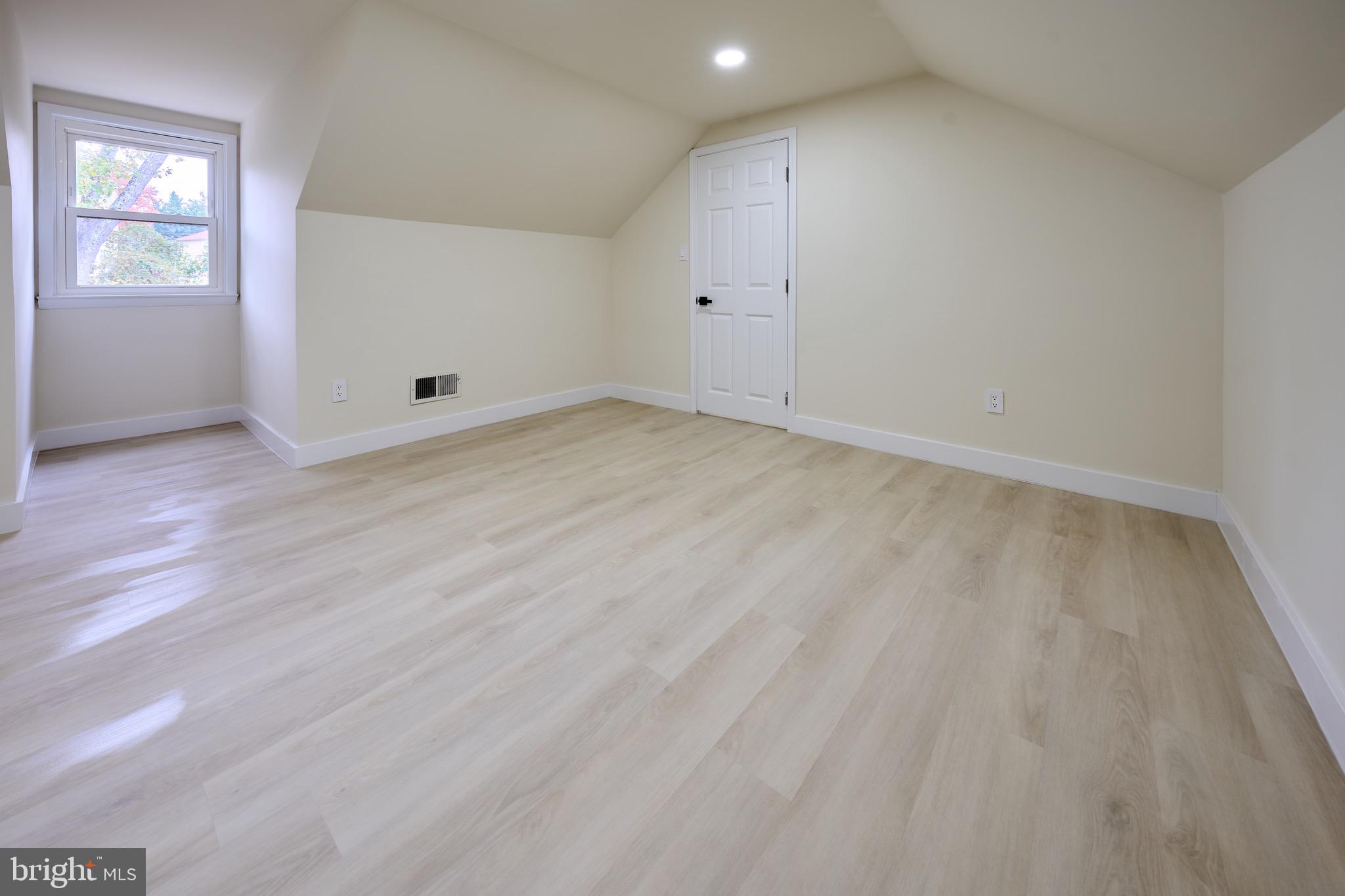 KENT GARDENS - Residential