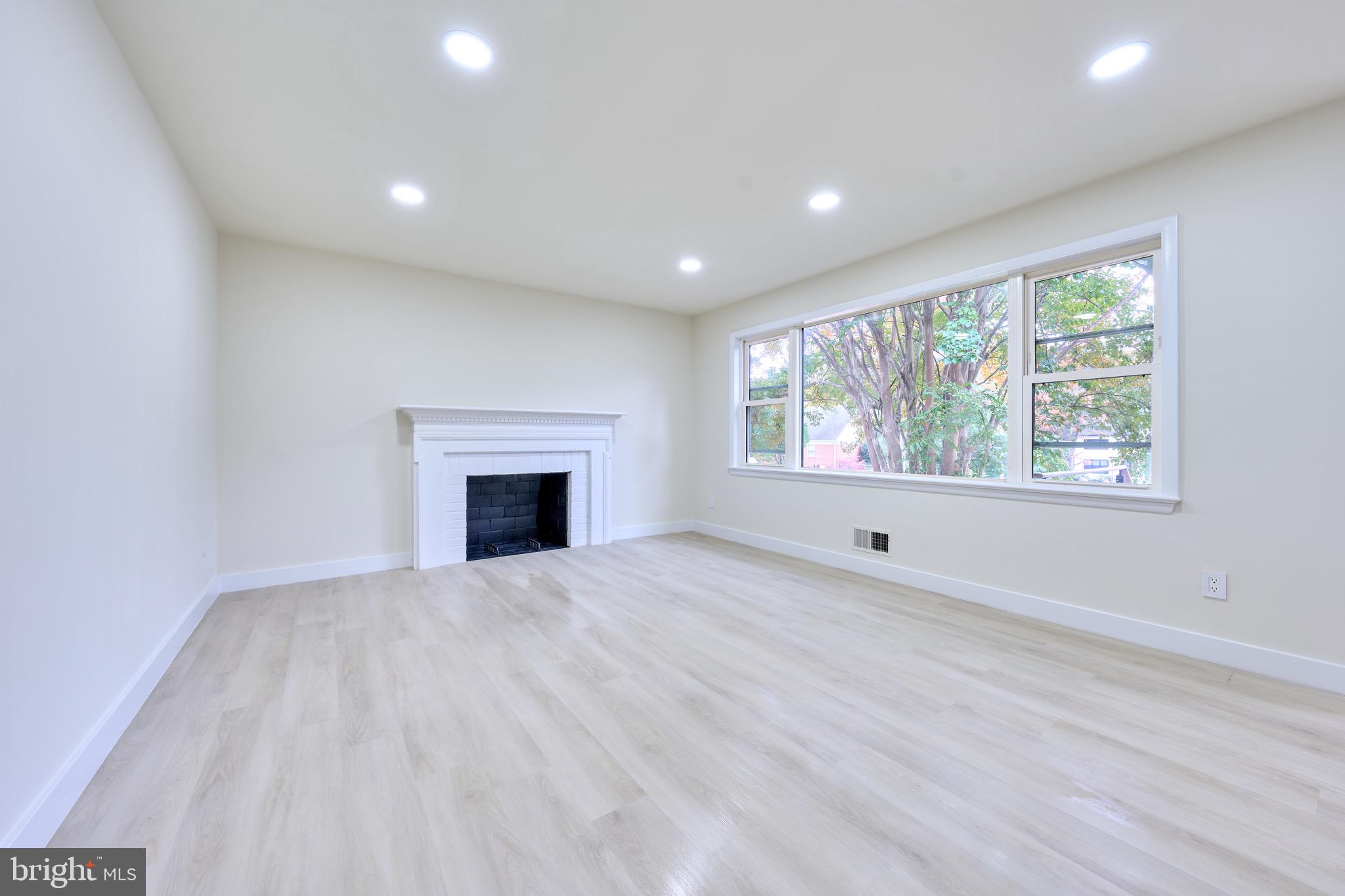 KENT GARDENS - Residential