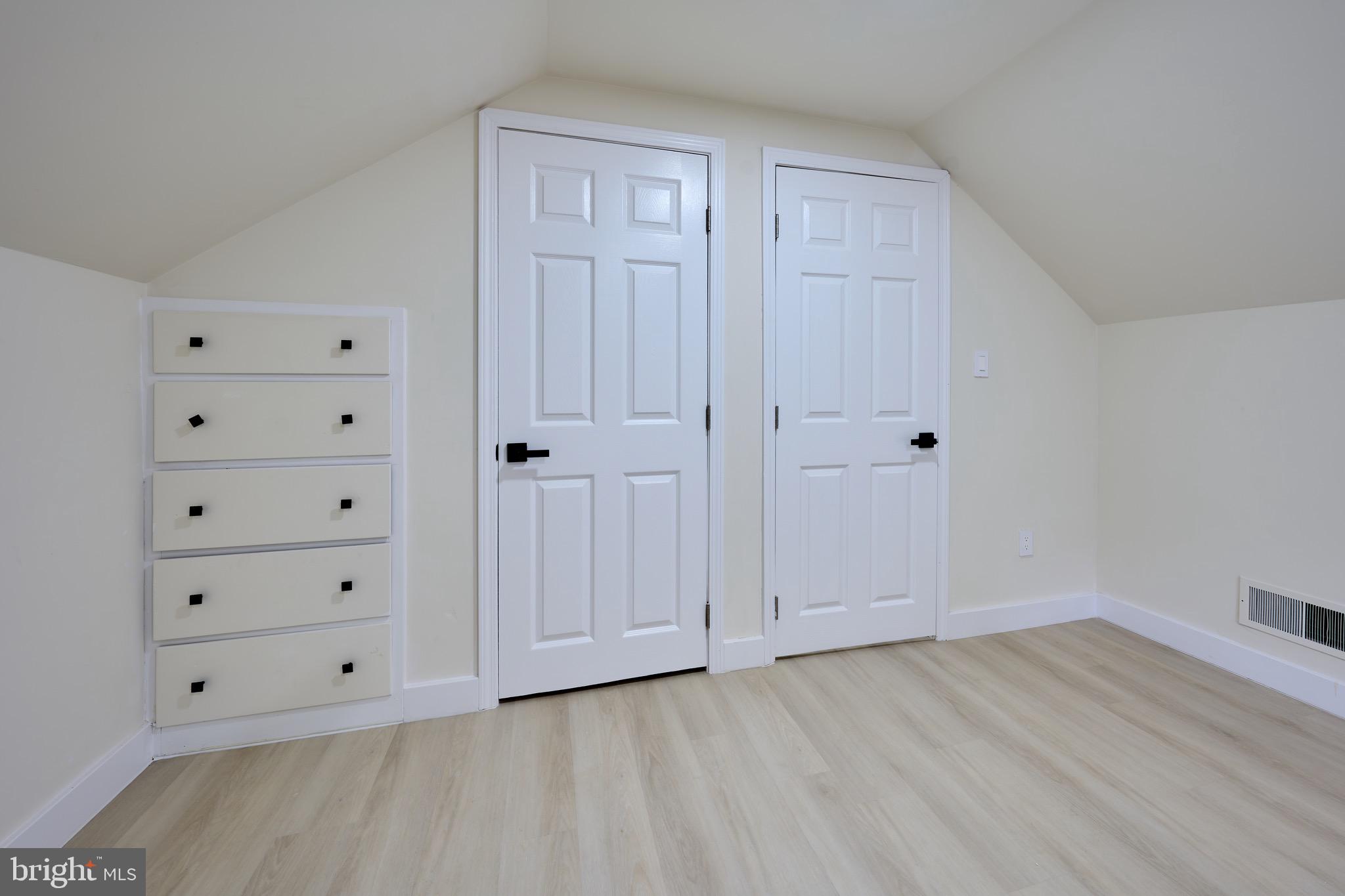 KENT GARDENS - Residential