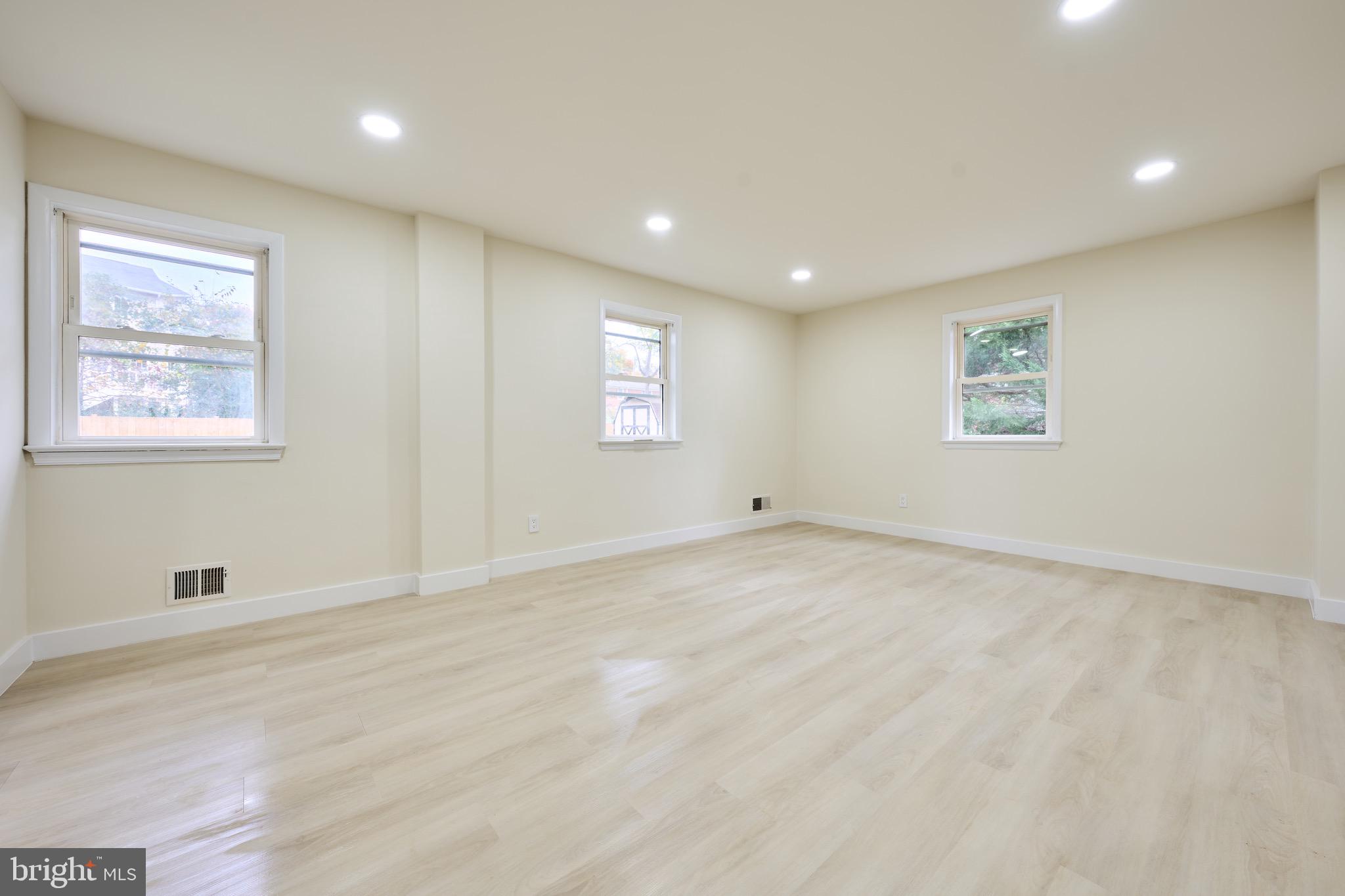 KENT GARDENS - Residential