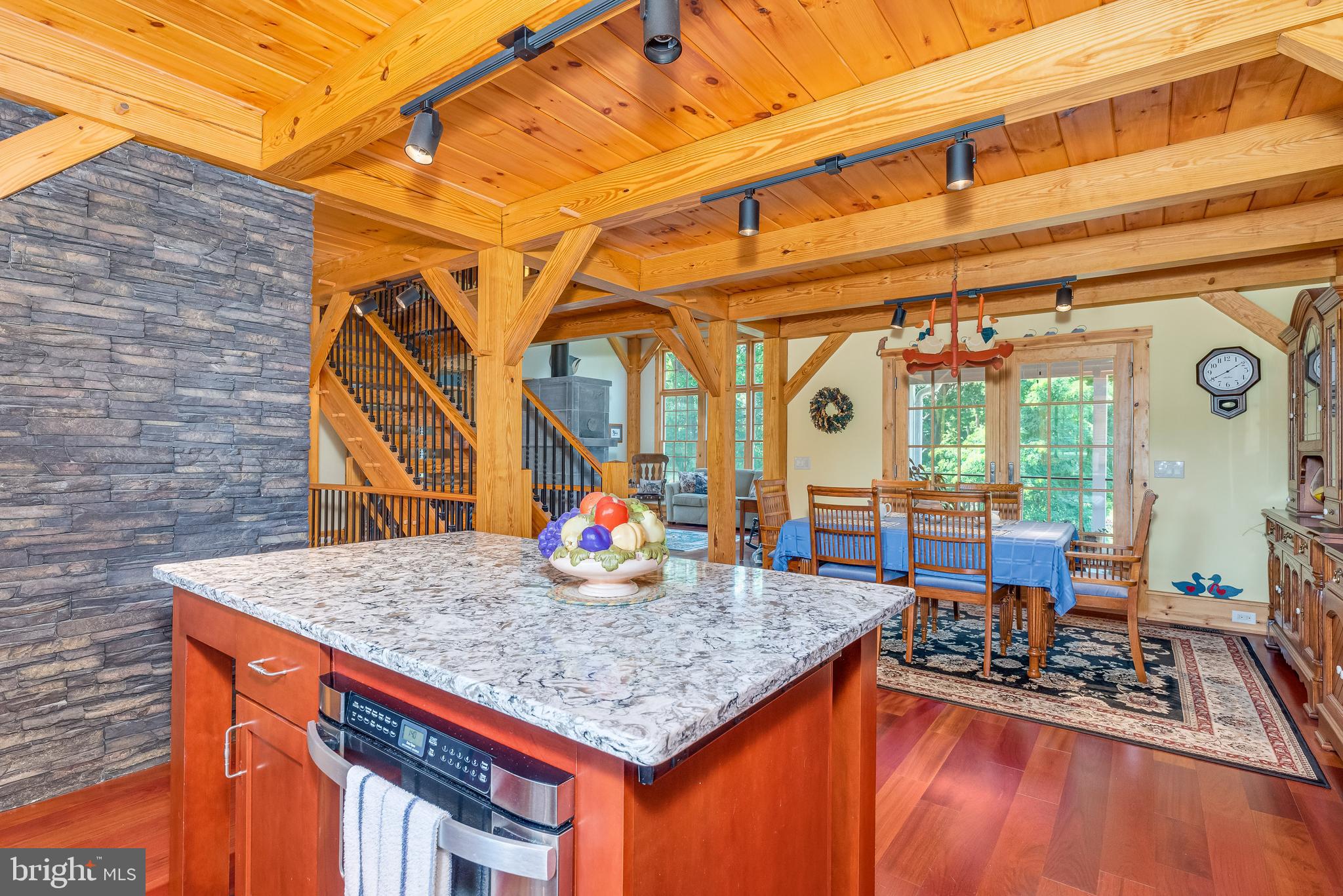 NORTH HILLS - Residential