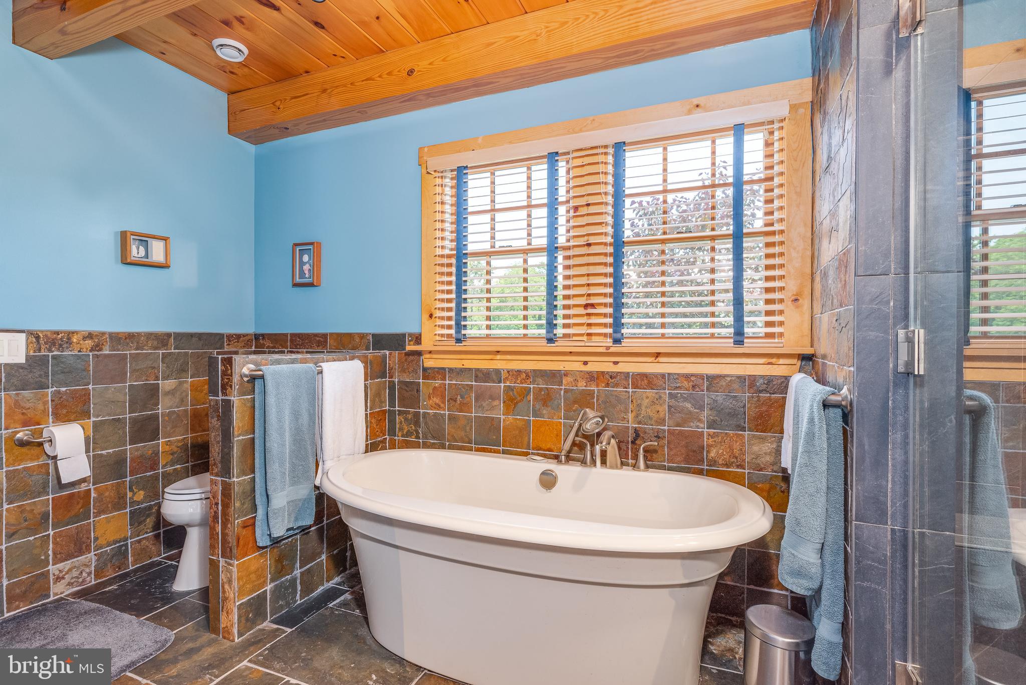 NORTH HILLS - Residential