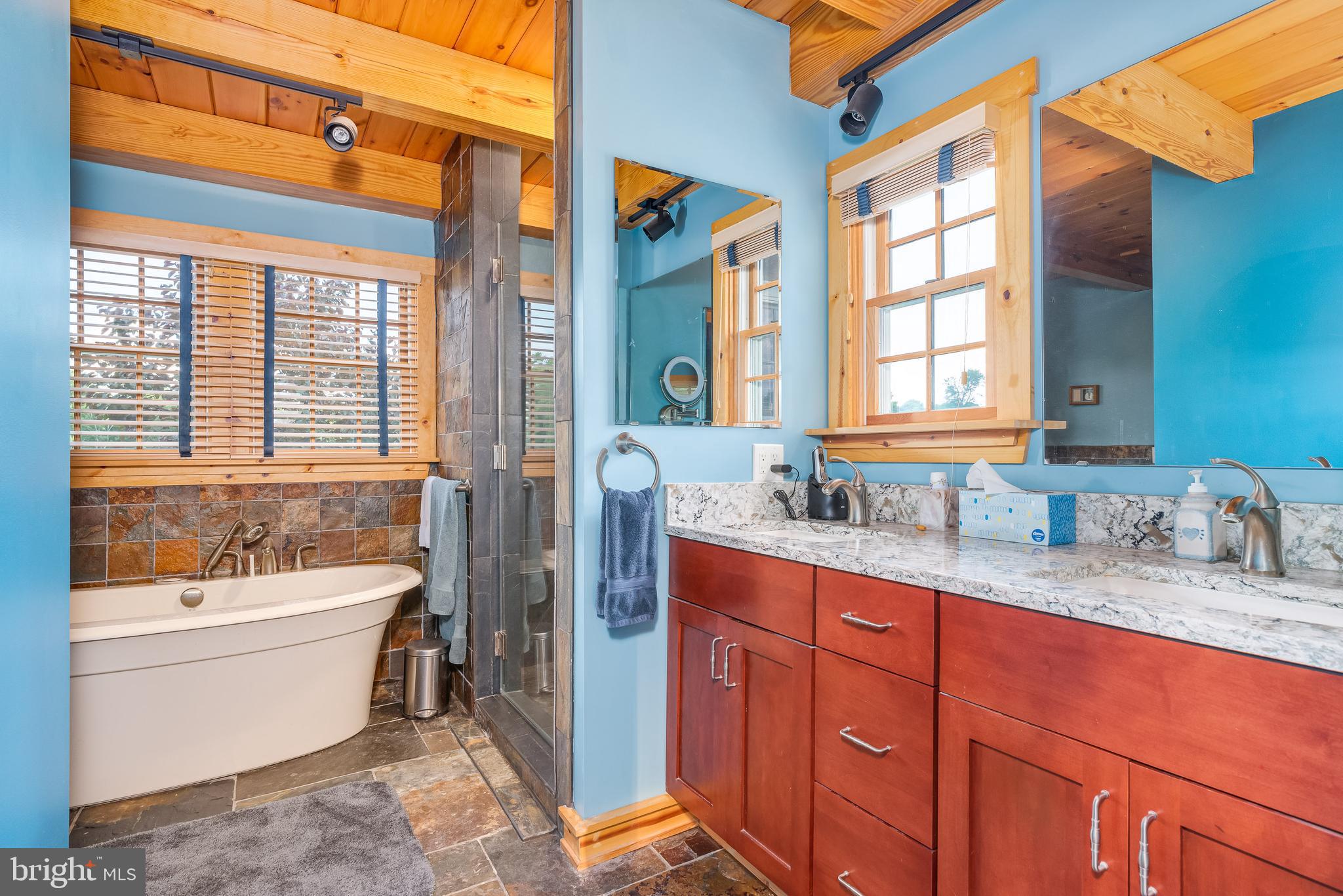 NORTH HILLS - Residential