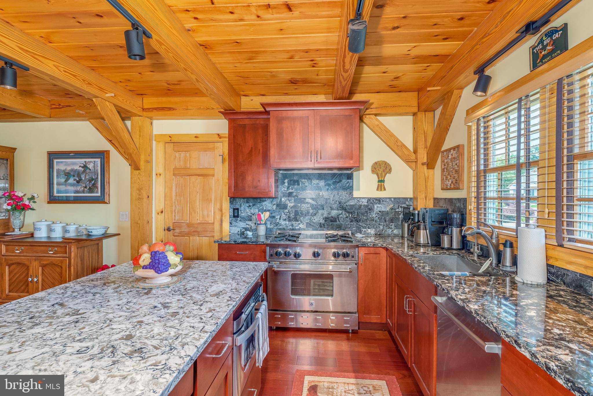 NORTH HILLS - Residential