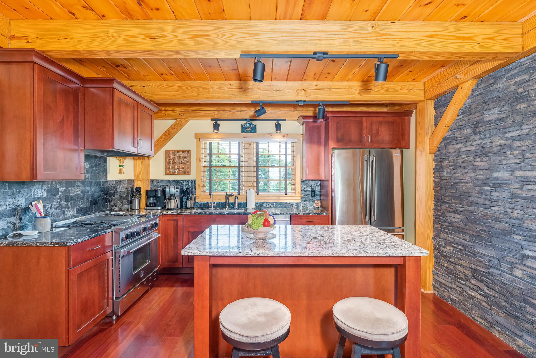 NORTH HILLS - Residential