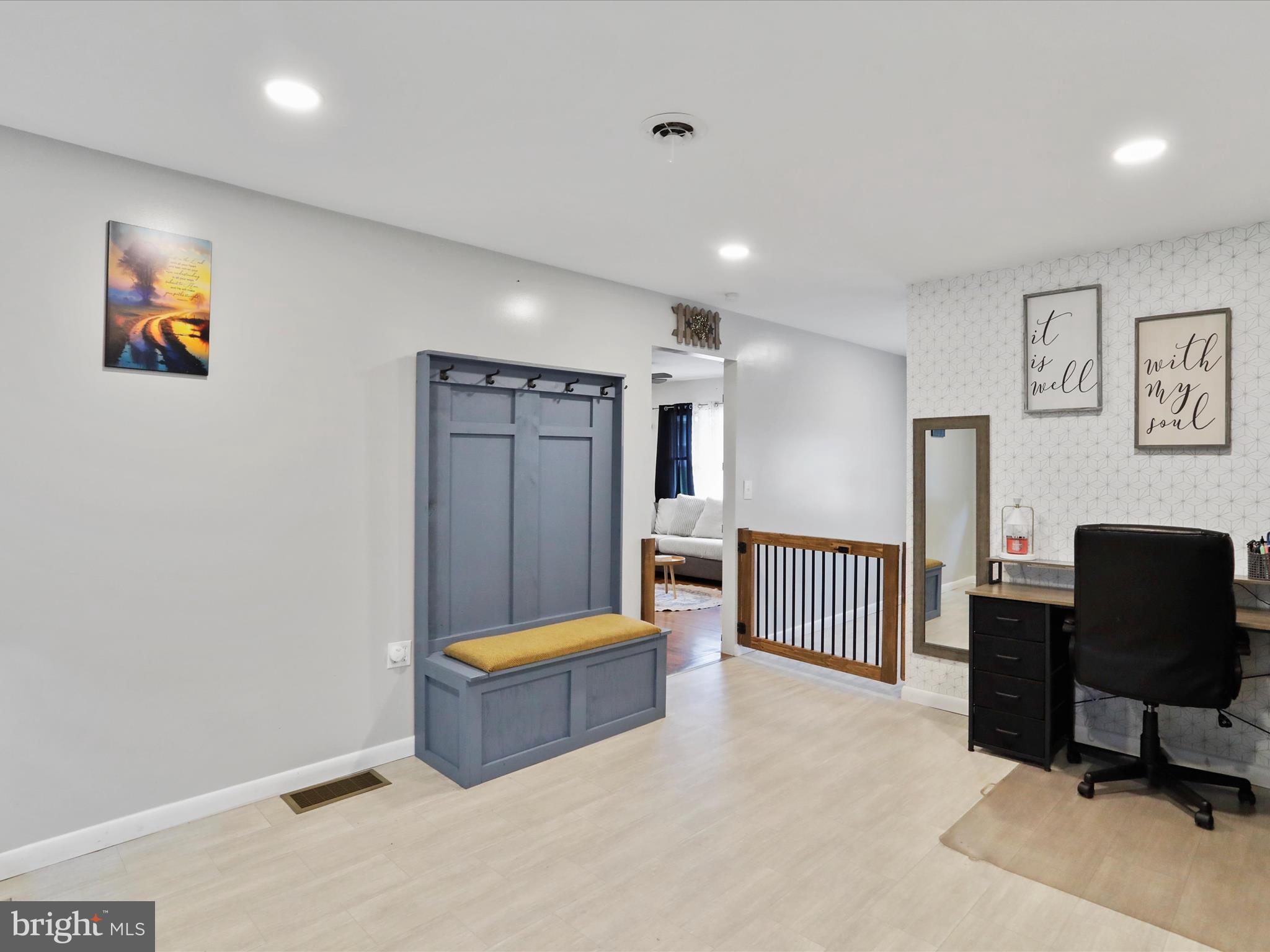 HAWTHORNE HEIGHTS - Residential