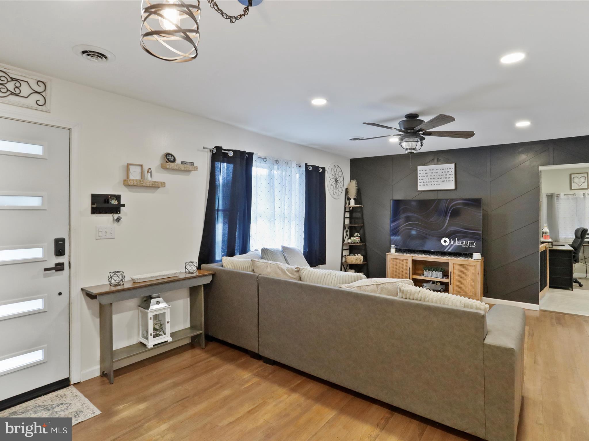 HAWTHORNE HEIGHTS - Residential