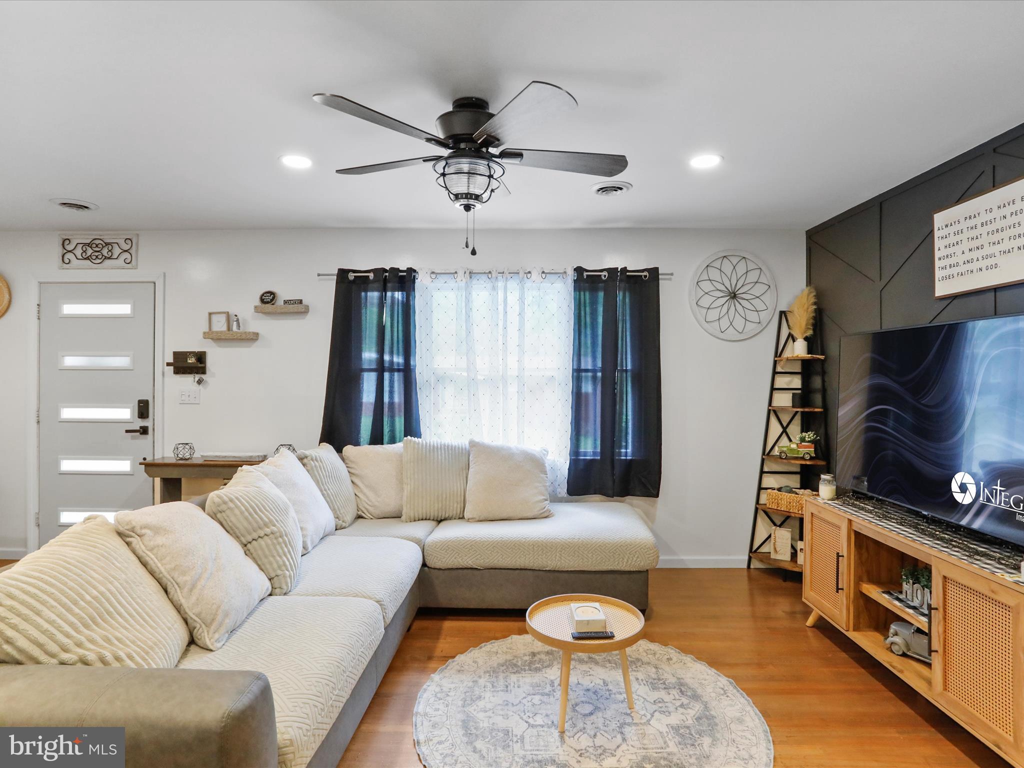 HAWTHORNE HEIGHTS - Residential