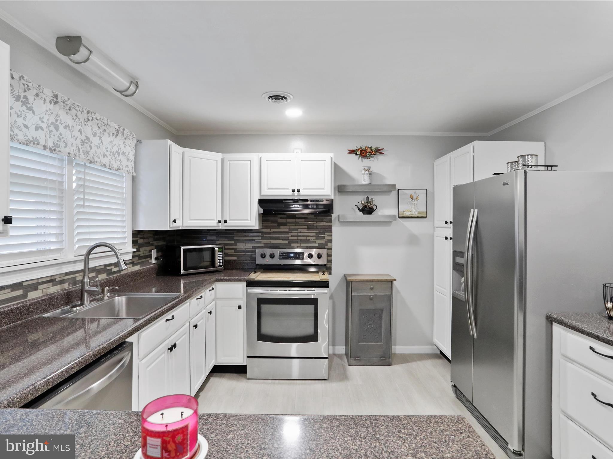 HAWTHORNE HEIGHTS - Residential