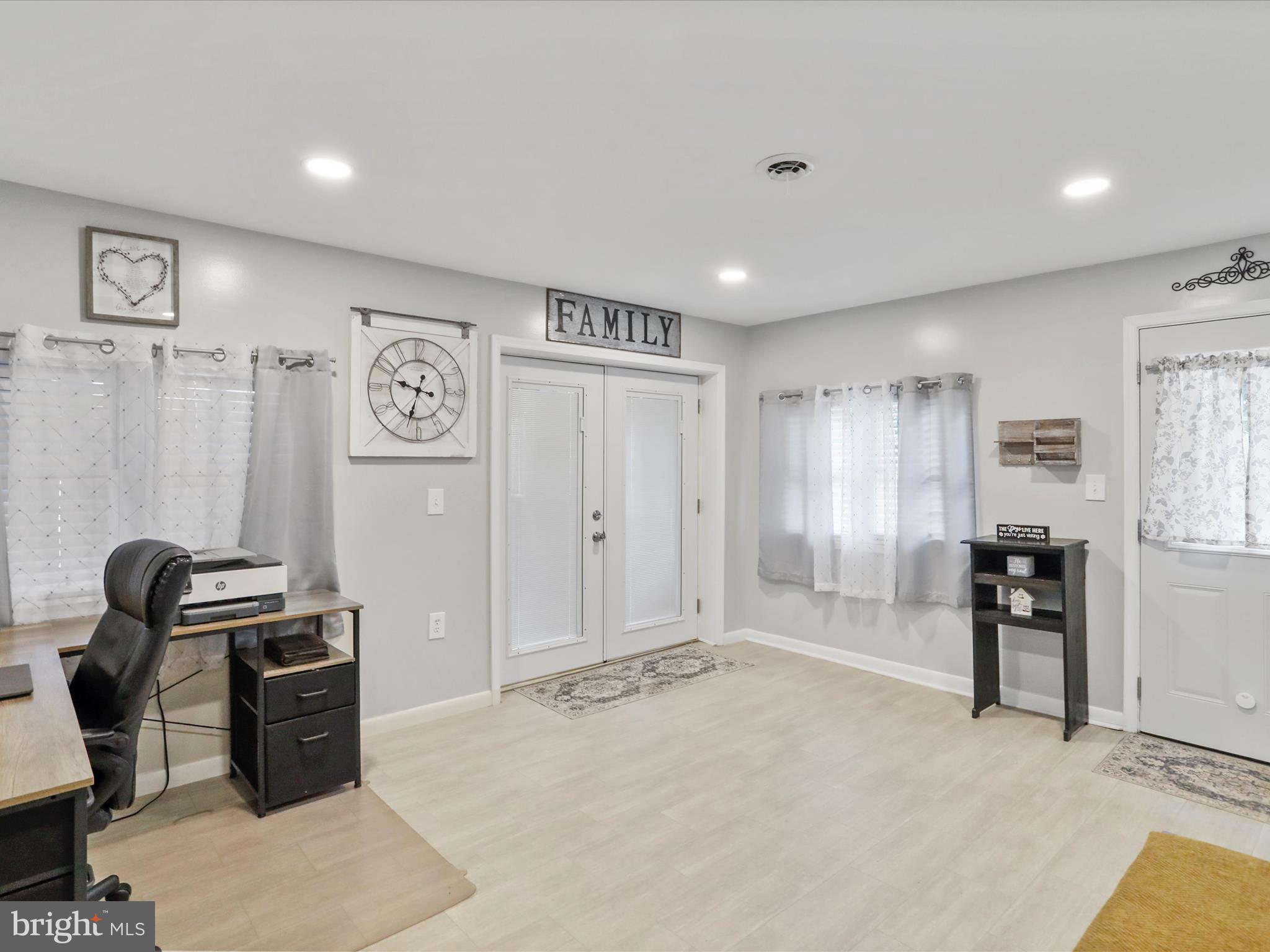 HAWTHORNE HEIGHTS - Residential