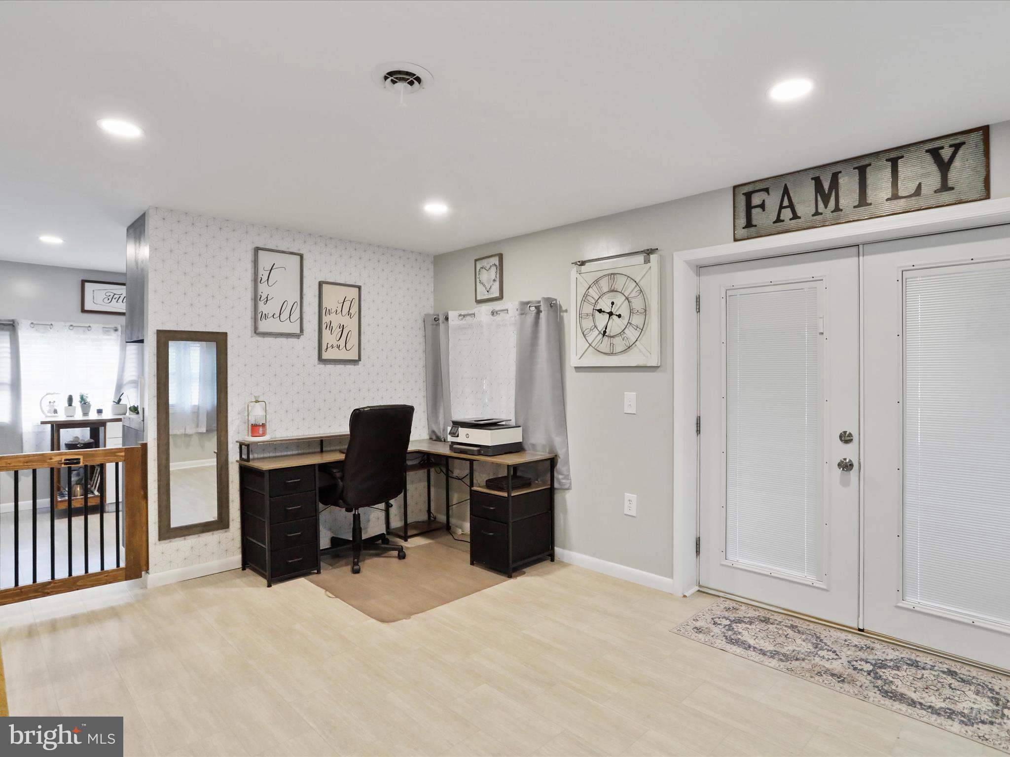 HAWTHORNE HEIGHTS - Residential