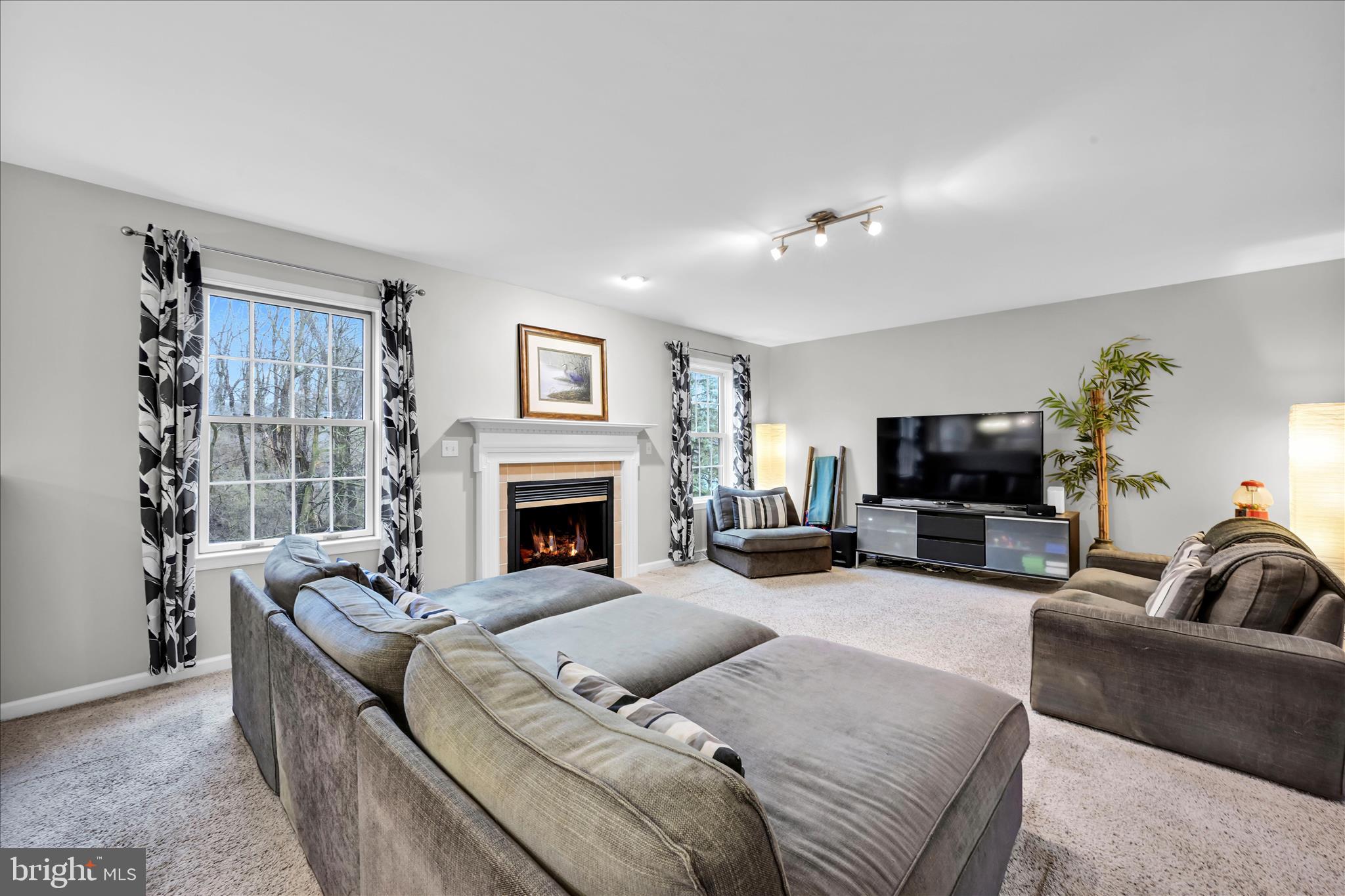 MAPLE GLEN - Residential