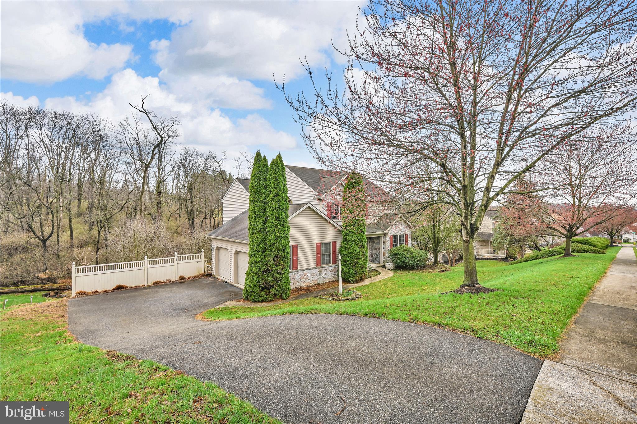 MAPLE GLEN - Residential