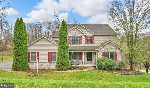 114 CRIMSON LANE ELIZABETHTOWN PA 17022