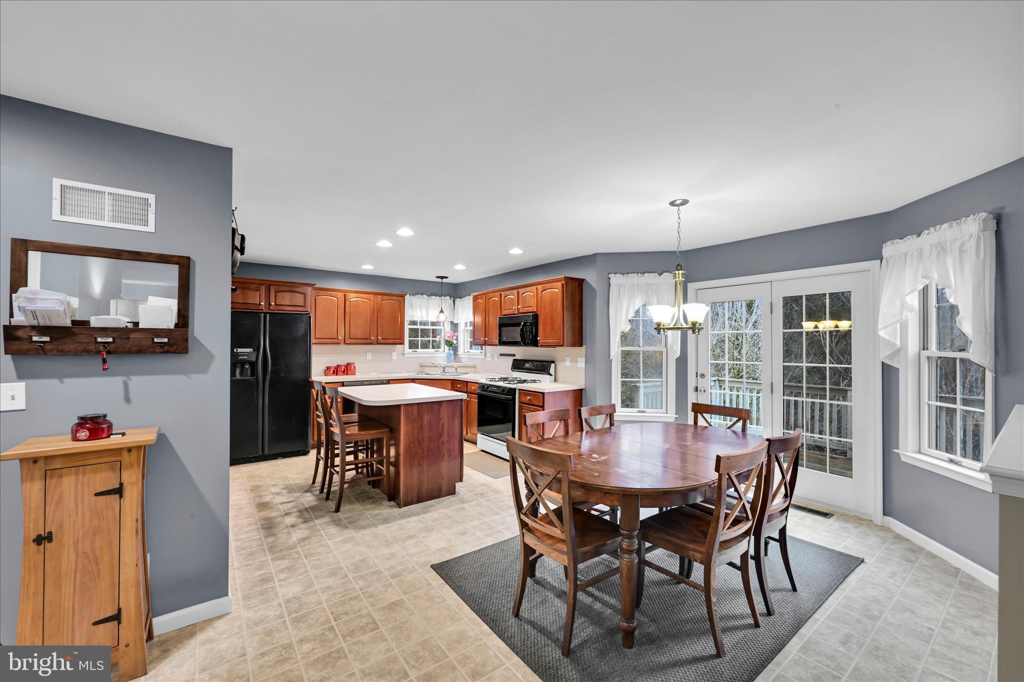 MAPLE GLEN - Residential