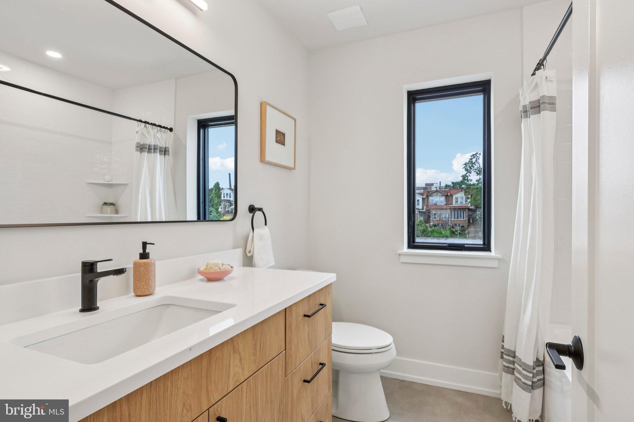 EAST FALLS - Residential