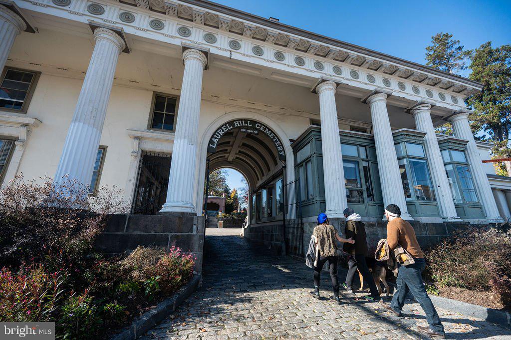 EAST FALLS - Residential