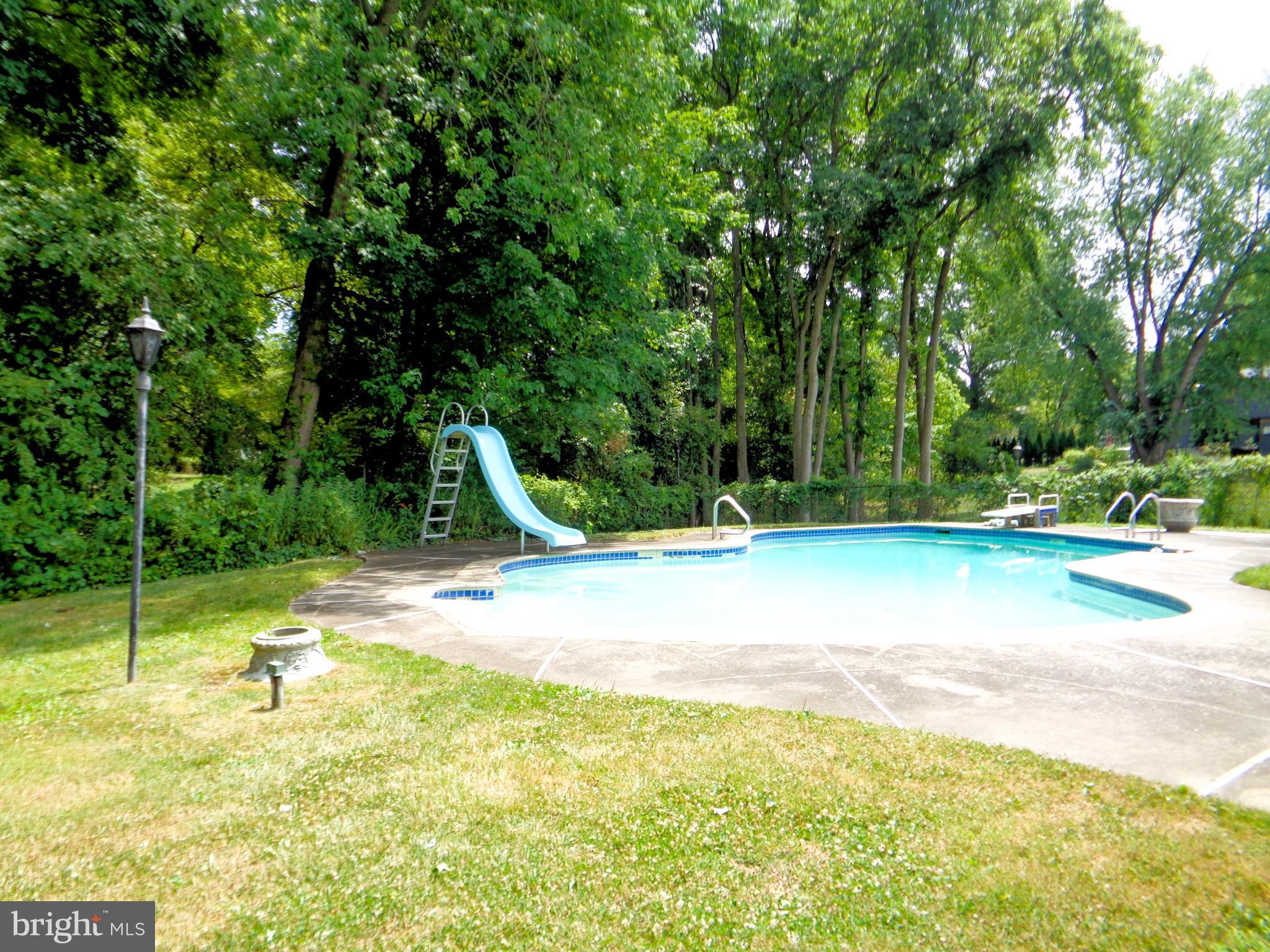 EDGEWOOD PARK - Residential