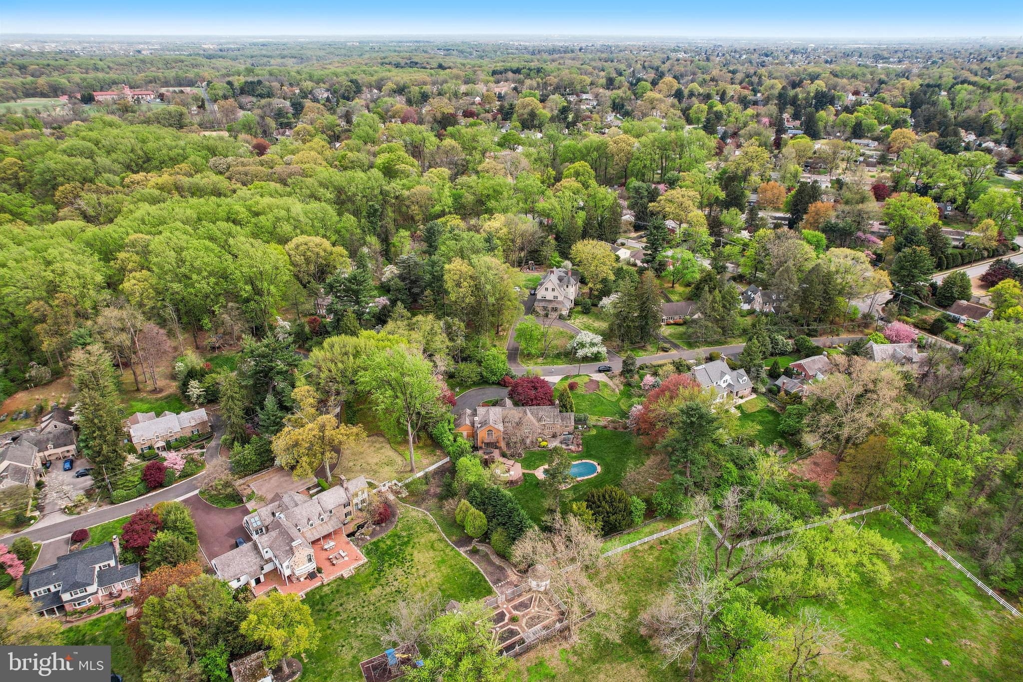 MEADOWBROOK - Residential