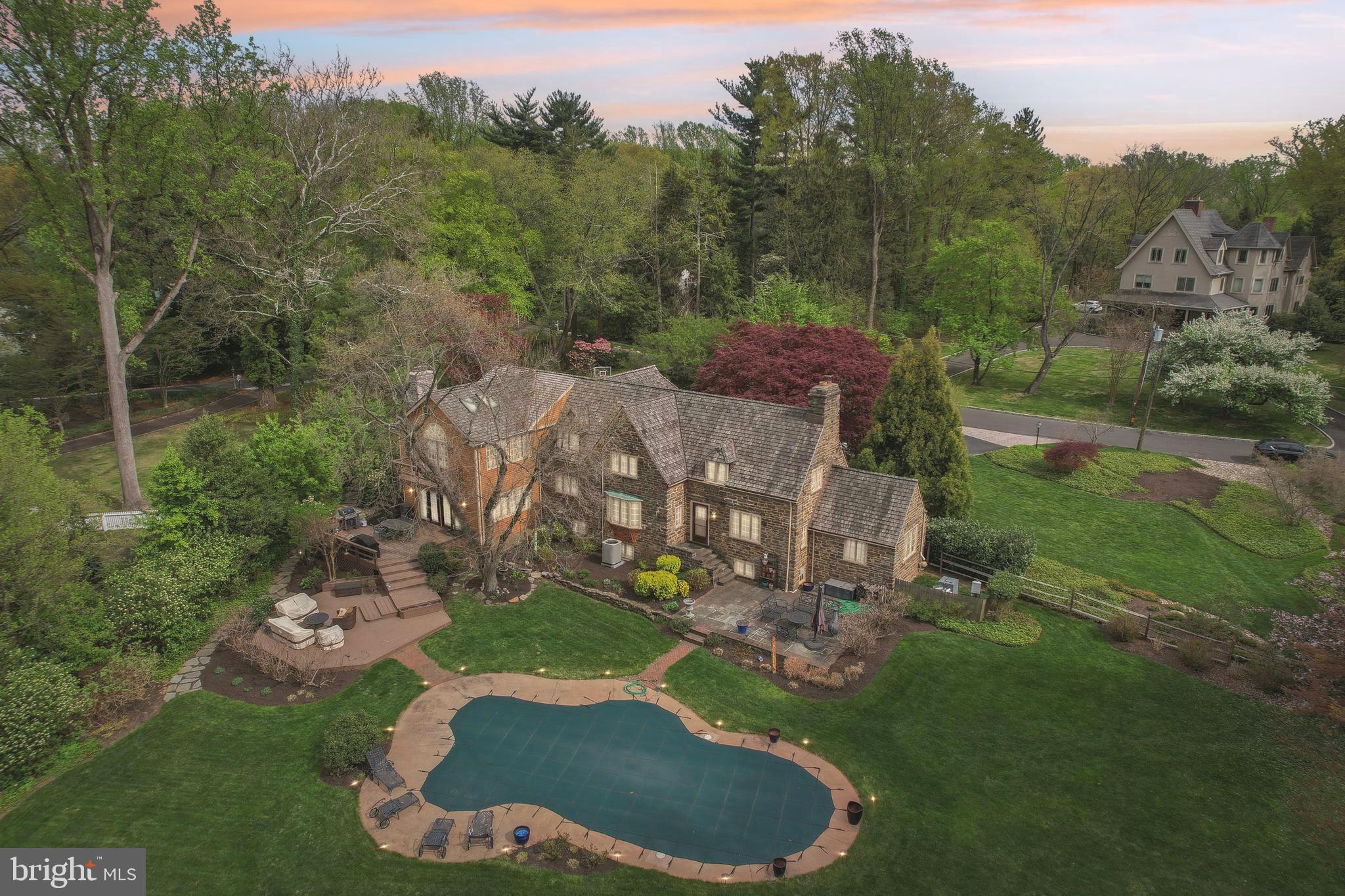 MEADOWBROOK - Residential