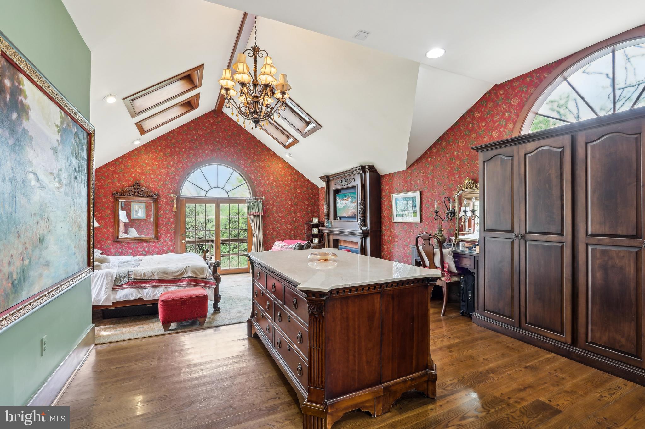 MEADOWBROOK - Residential