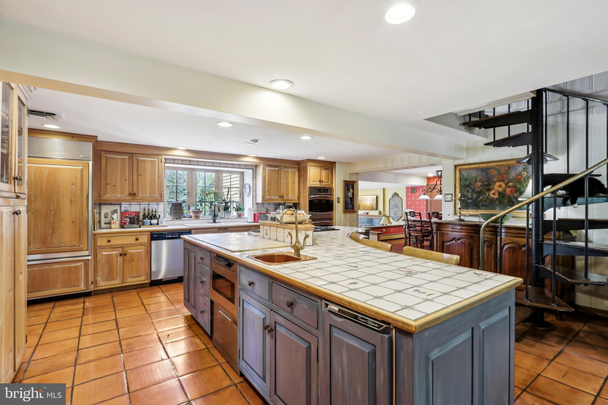 MEADOWBROOK - Residential