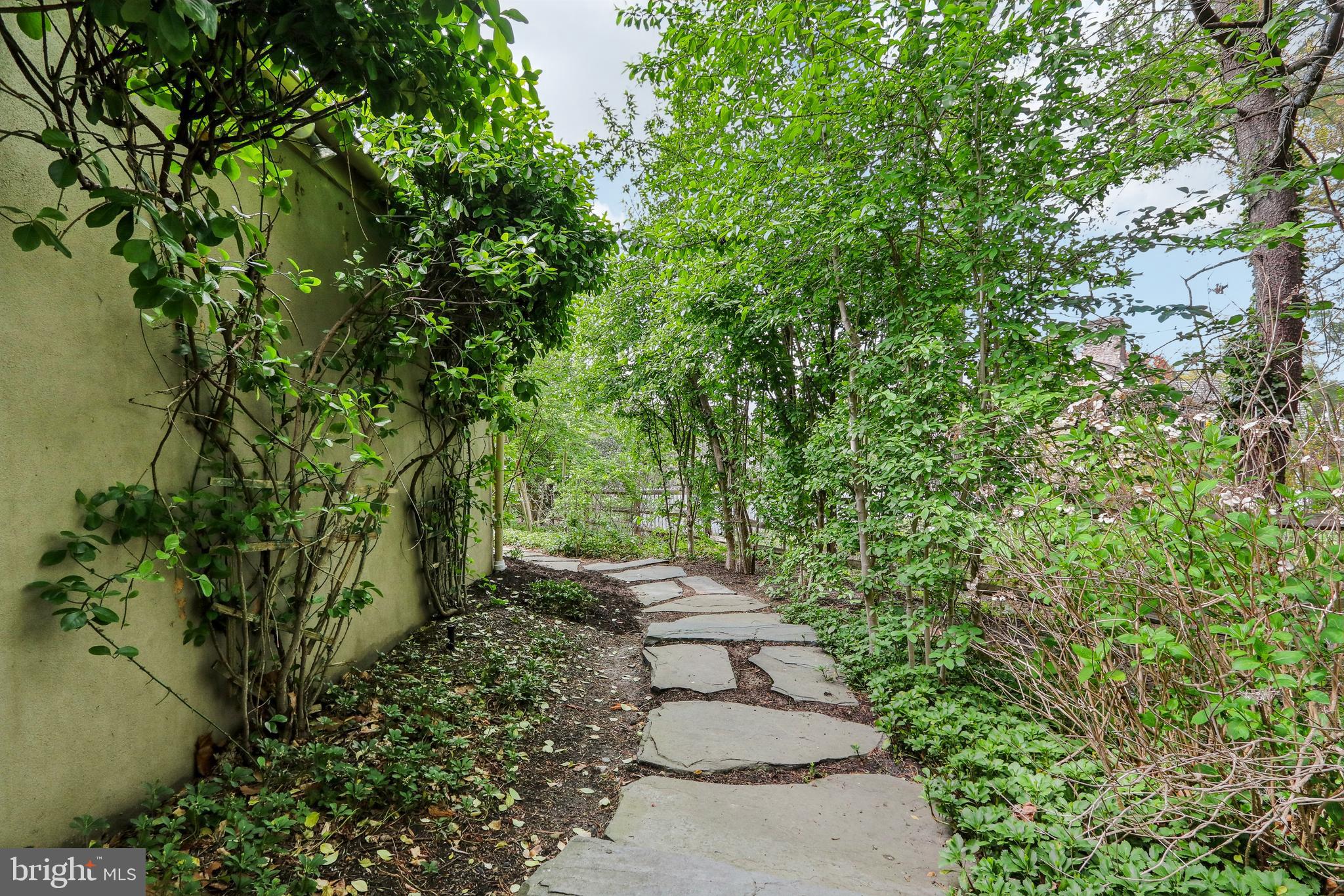 MEADOWBROOK - Residential