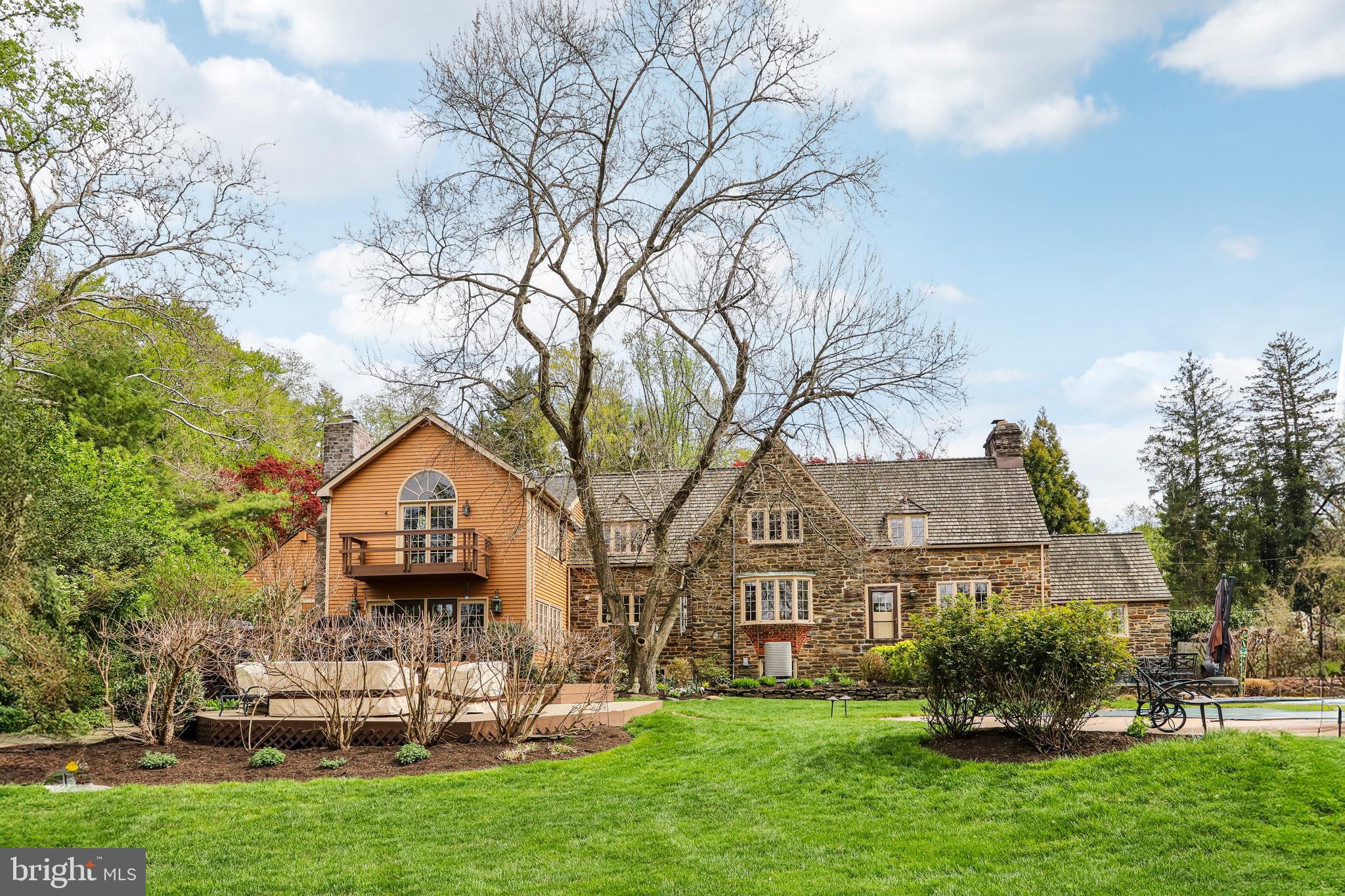 MEADOWBROOK - Residential