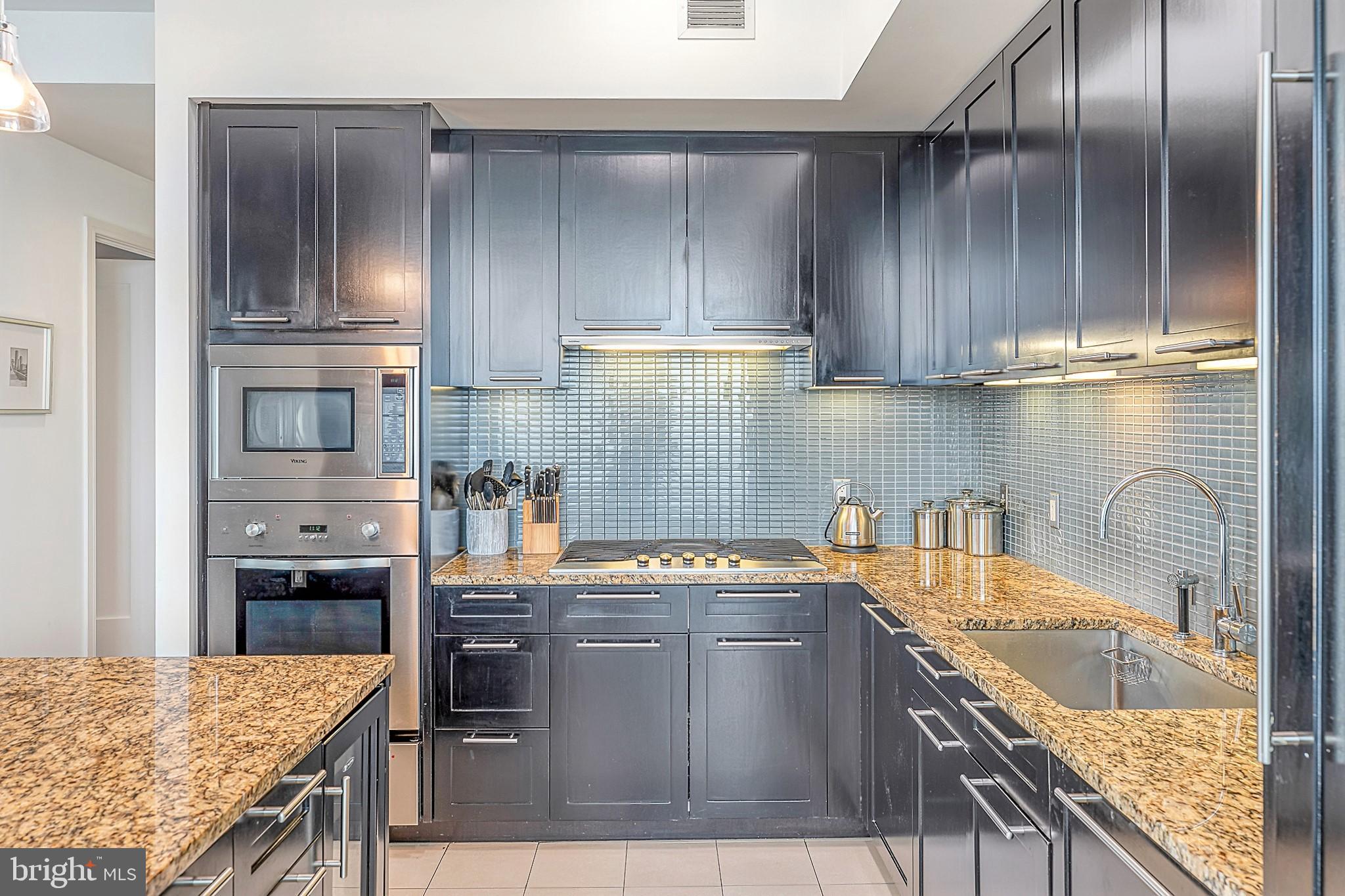 AVENUE OF THE ARTS - Residential