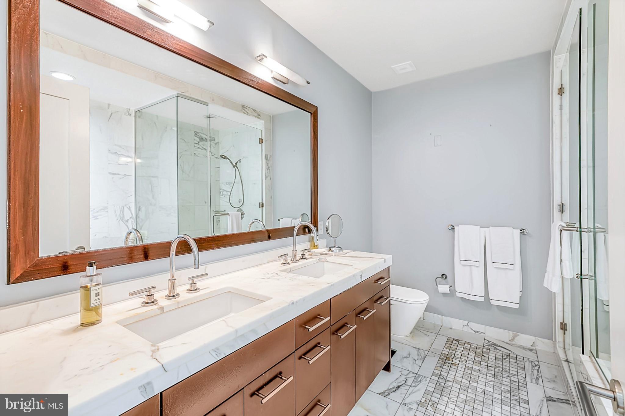 AVENUE OF THE ARTS - Residential