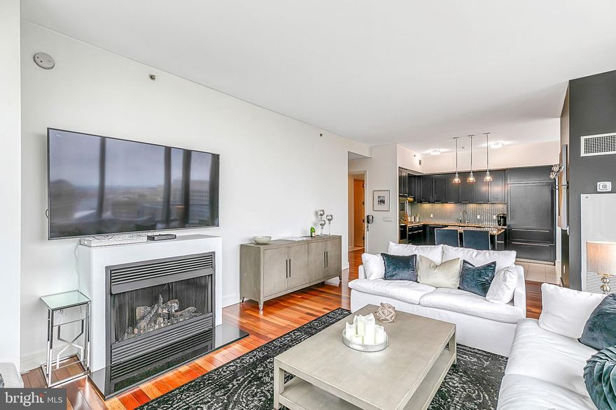 Enjoy breathtaking views of City Hall from this three bedroom, three and a half bath residence in the sky.  Perfectly situated in the Rittenhouse and Avenue of the Arts area, this deluxe residence is steps away from fine dining, one of a kind shopping, world-renowned cultural destinations, and exciting nightlife.