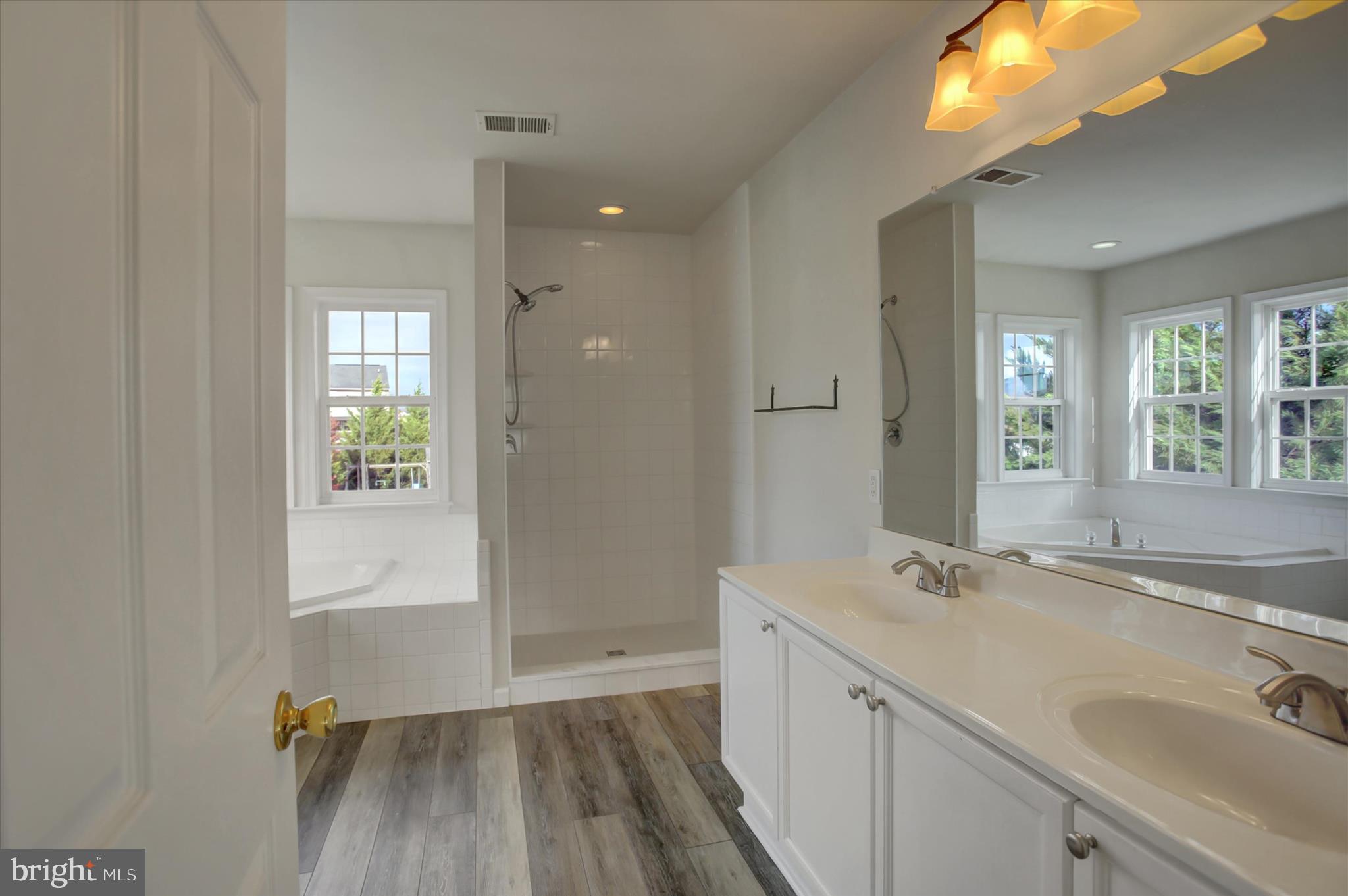 VALLEY CREEK ESTATES - Residential