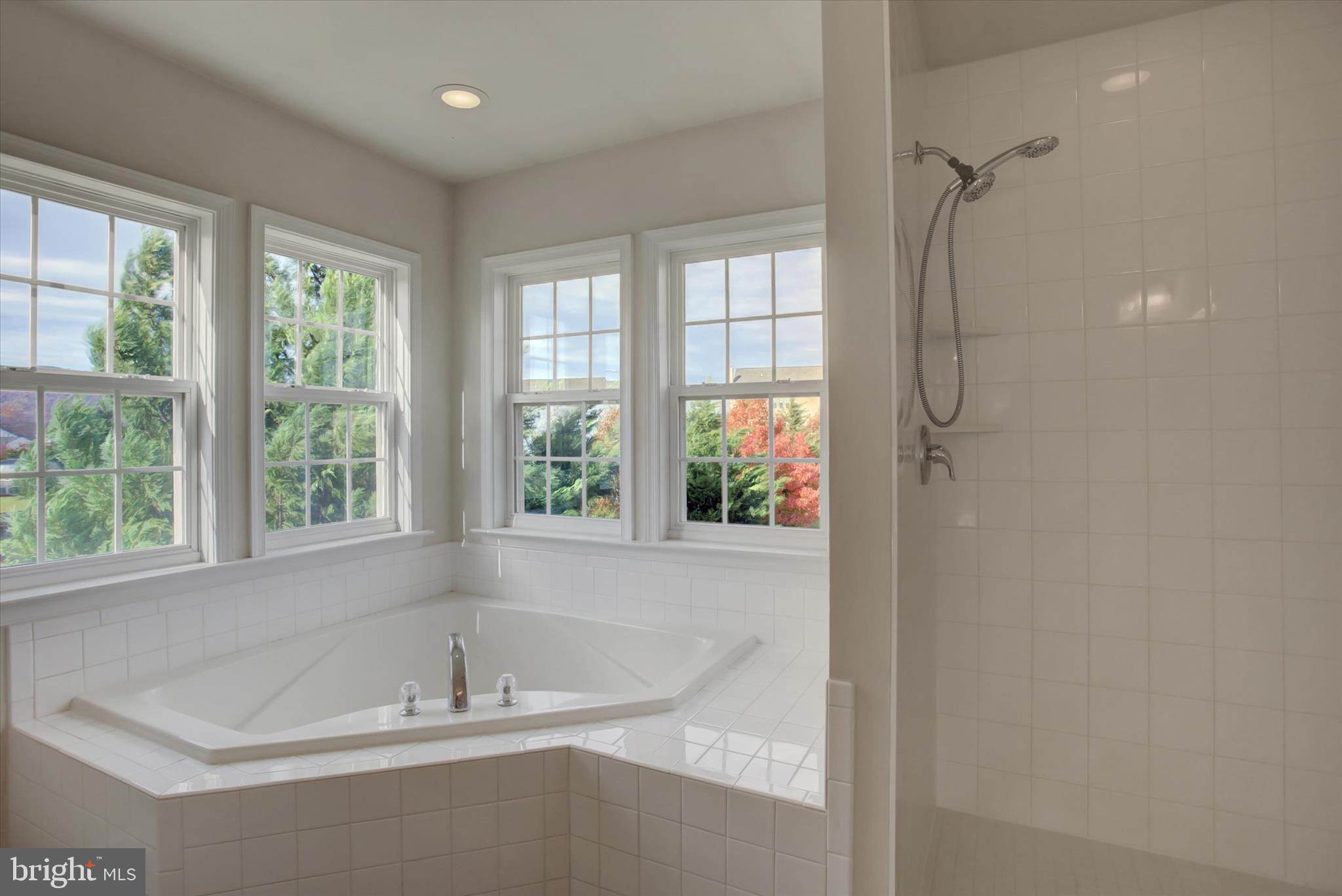 VALLEY CREEK ESTATES - Residential