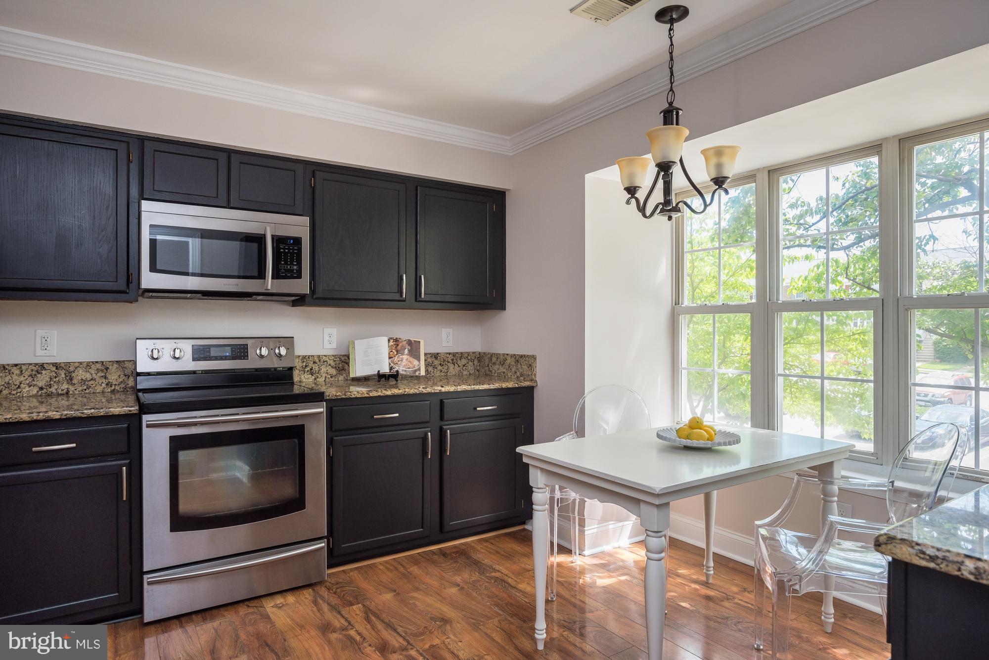 STONEHAVEN MEWS IN CROFTON VILLAGE - Residential