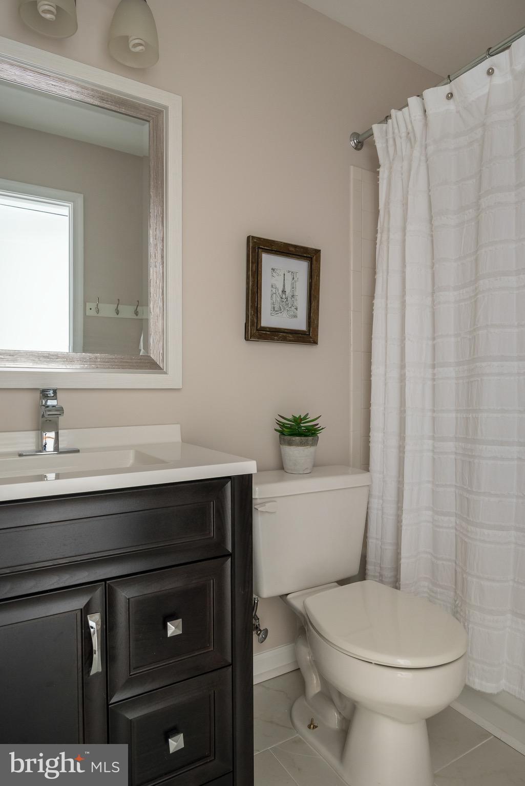 STONEHAVEN MEWS IN CROFTON VILLAGE - Residential