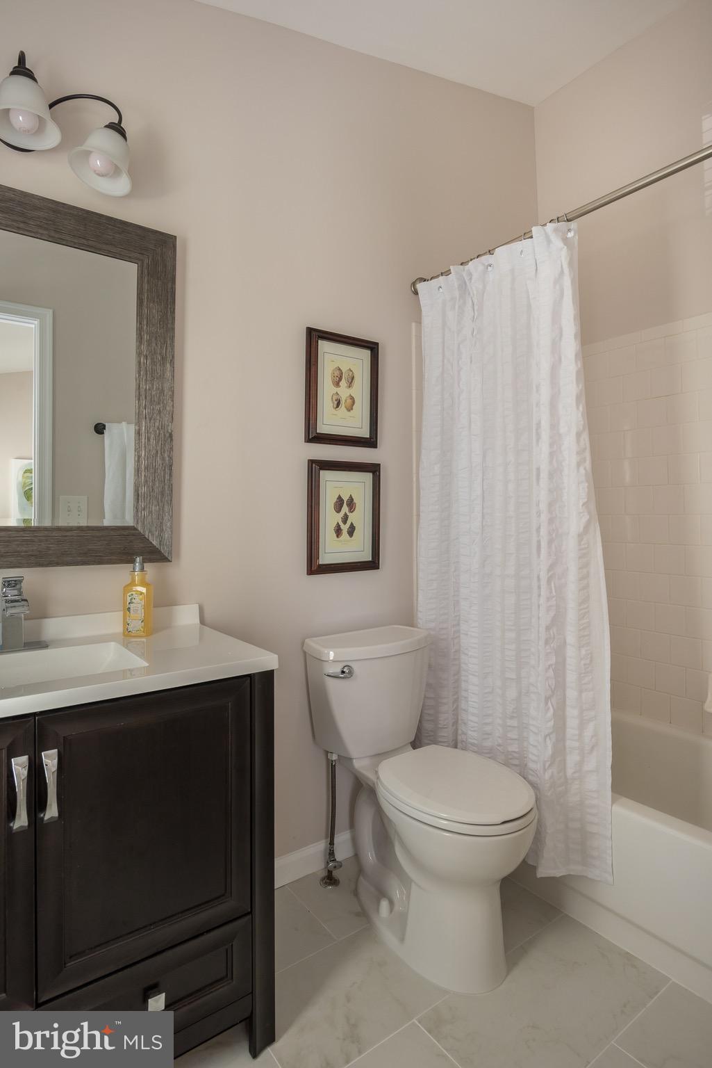 STONEHAVEN MEWS IN CROFTON VILLAGE - Residential