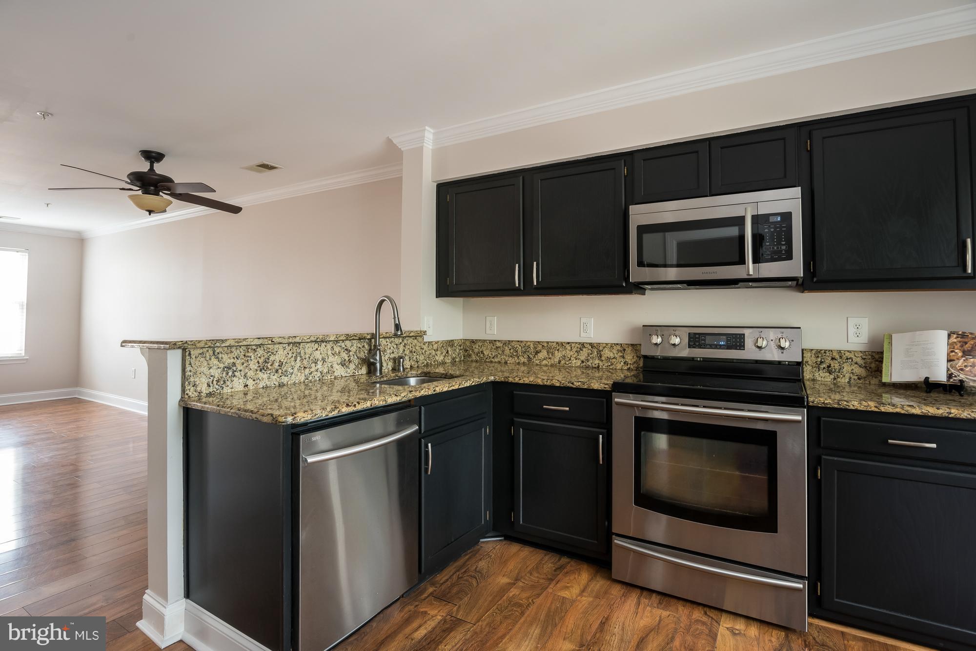 STONEHAVEN MEWS IN CROFTON VILLAGE - Residential