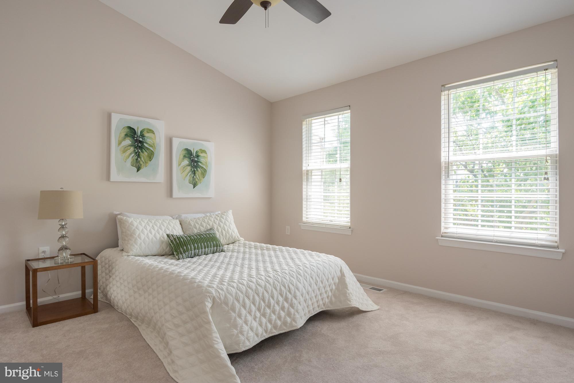 STONEHAVEN MEWS IN CROFTON VILLAGE - Residential