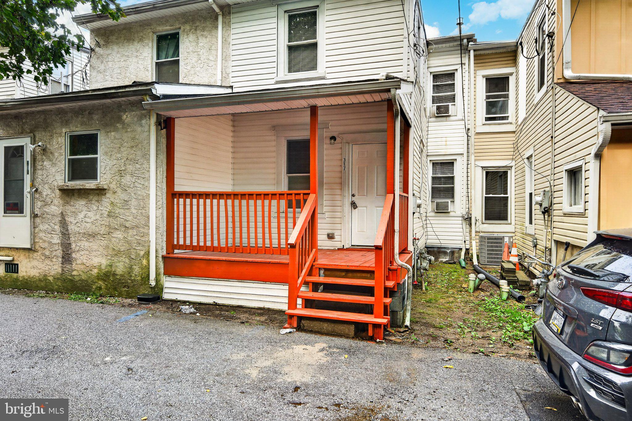317 S 1ST AVENUE