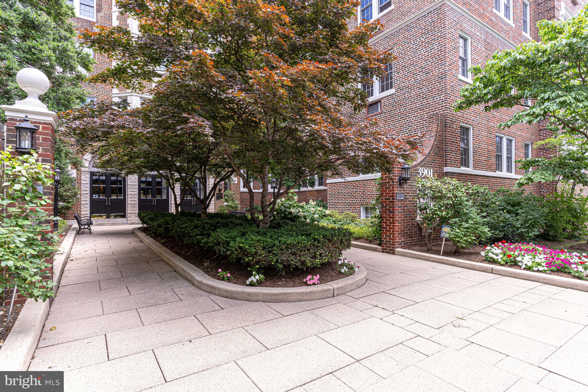 3901 CONNECTICUT AVENUE NW 402