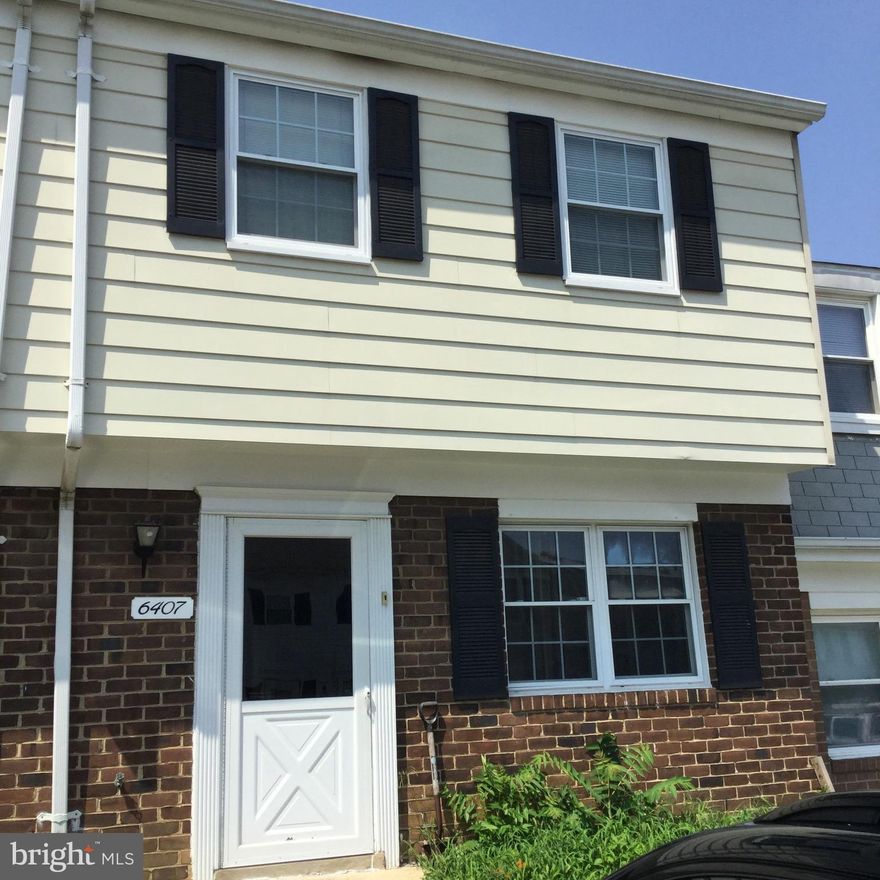 ..Nice townhome with updates. Water is free...No water bill...New Paint and flooring