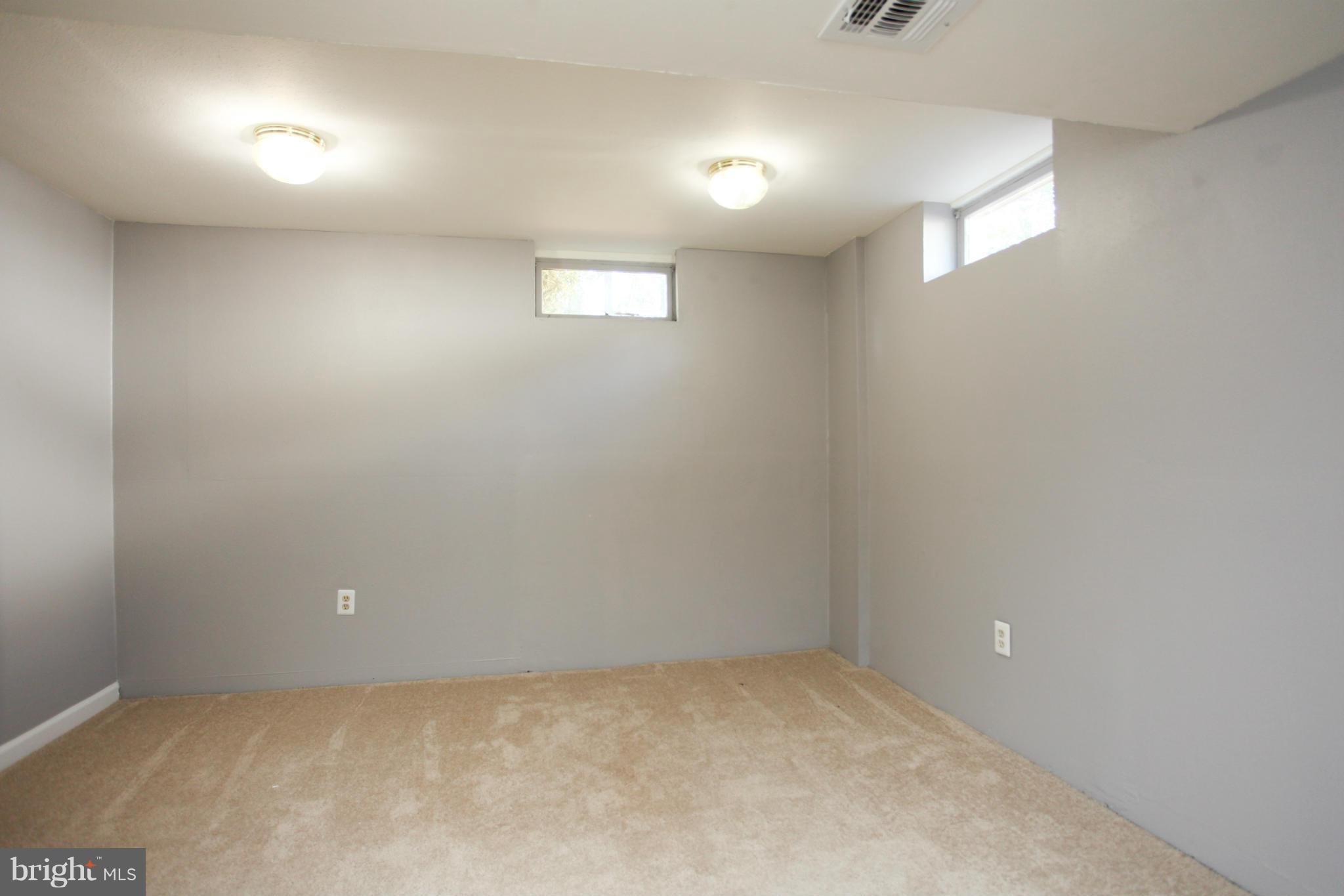 NEWPORT/RIVER MOUTH - Residential