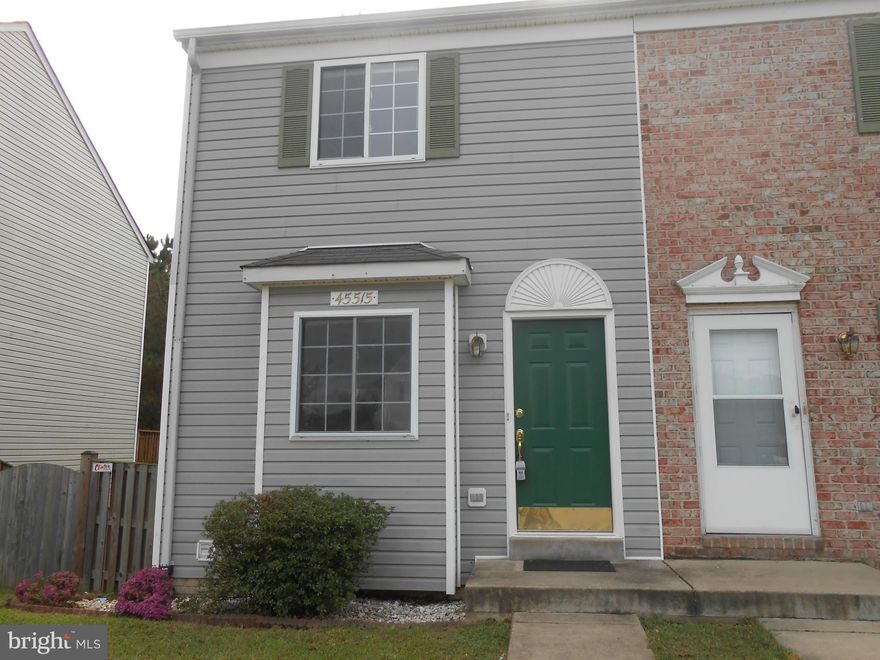 Very nice 3 bedroom 2 full bath 3 level townhome end unit in Hickory Hills. 3rd bedroom can be in the finished basement. Gas fireplace, deck, patio, fenced backyard .All appliances including washer and dryer. Rent includes trash.