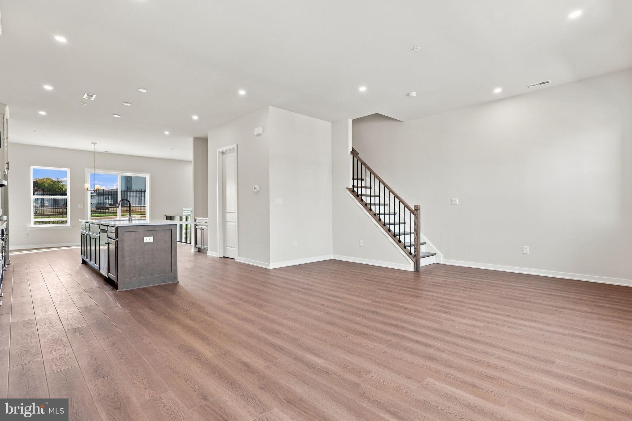 143 RIVER TRAIL CIRCLE