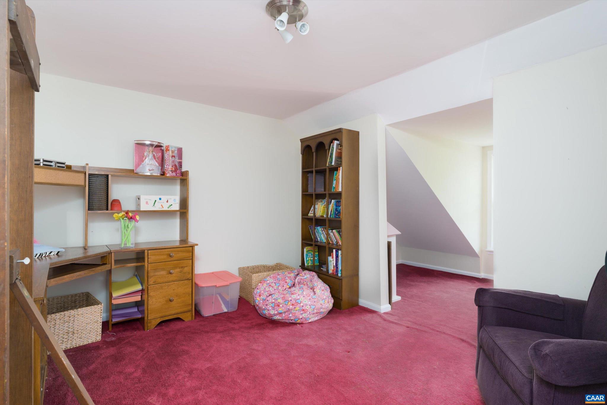 THE OAKS - Residential