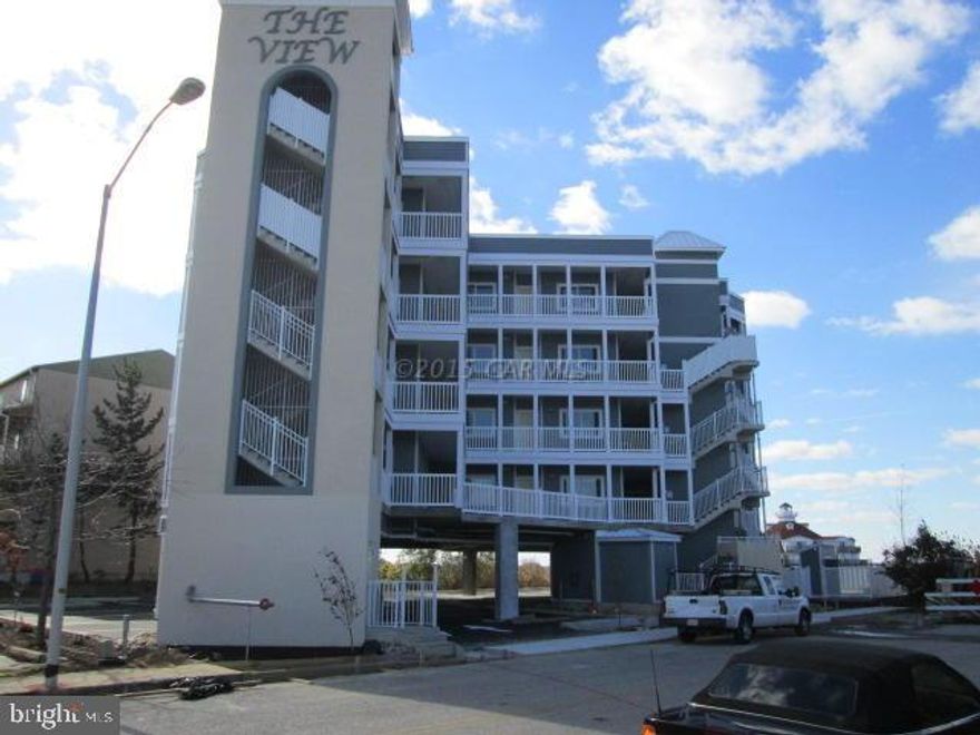 BUILDER BLOW OUT, 2 UNITS LEFT , GET IT NOW !!!!THE VIEW Condominiums is NEW CONSTRUCTION! Twelve 3 bedroom 2 bath direct bayfront units. Five story elevated building with parking underneath. Building offers bayfront pool, owner storage lockers, elevator,custom interior finishes and amazing views. Call for pricing and availability.