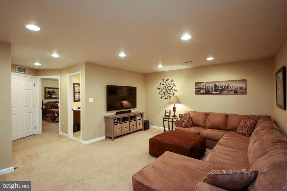 MEADOWS AT MORRIS FARM - Residential