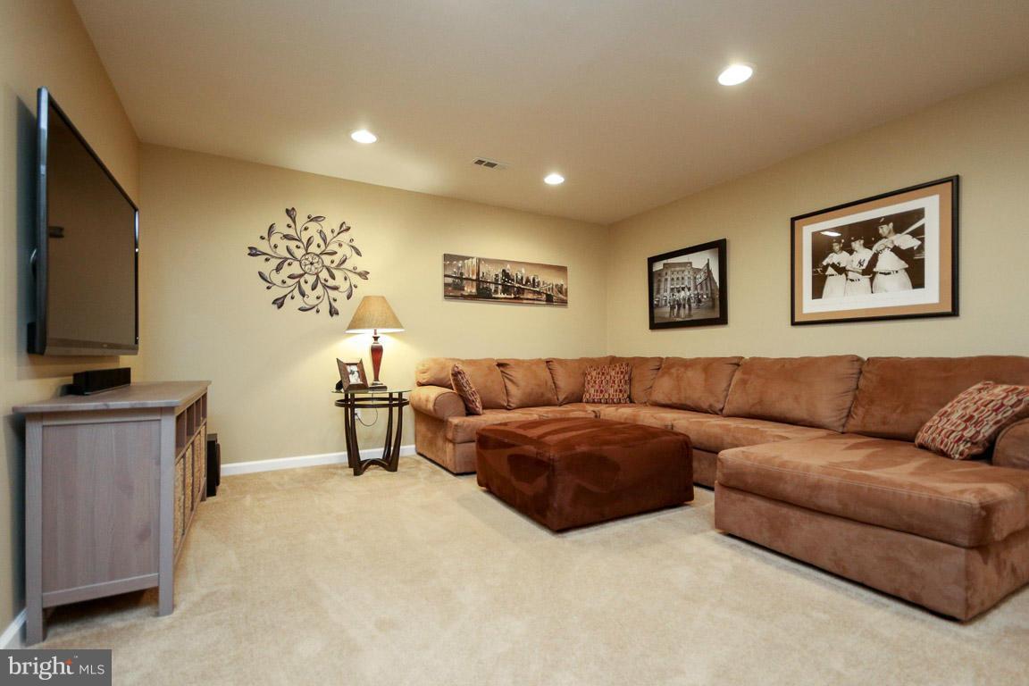 MEADOWS AT MORRIS FARM - Residential